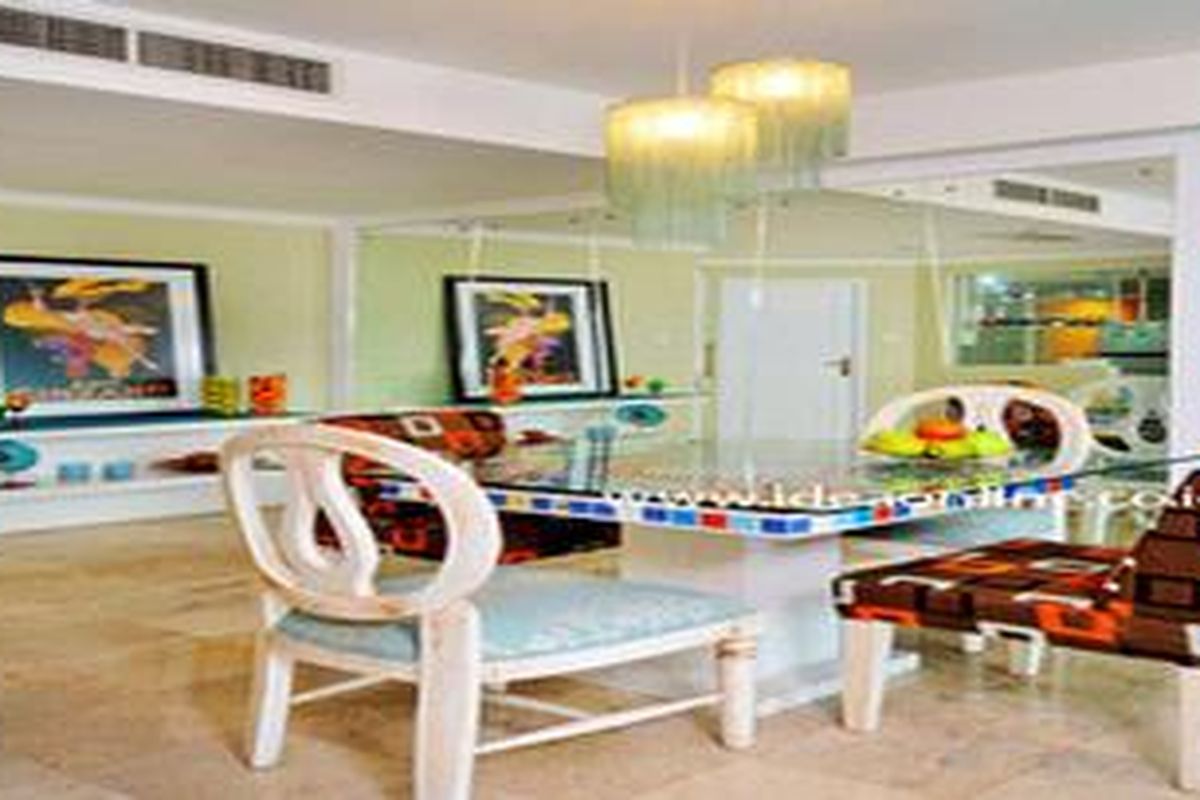 Ruang Makan: Banyak Warna dan Motif Buat Suasana Ceria