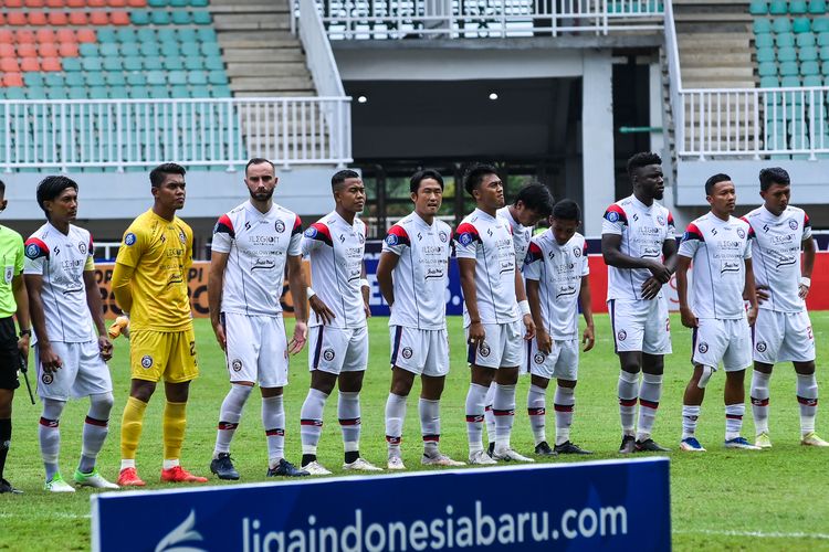 Skuad Arema FC asuhan I Putu Gede saat akan meladeni perlawanan Persib Bandung di pekan ke-26 Liga 1 2022-2023. Duel Persib Bandung vs Arema FC digelar di Stadion Pakansari, Cibinong, Kabupaten Bogor, Kamis (23/2/2023).