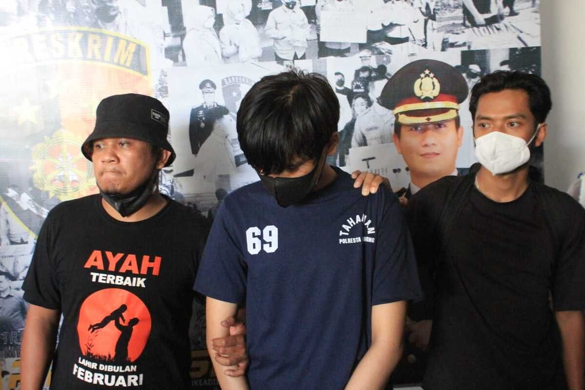 Jajaran Satreskrim Polresta Bandung berhasil amankan pelaku pembunuhan seorang mahasiswa UNPAD di Kecamatan Soreang, pada Jumat (11/11/2022) kemarin.