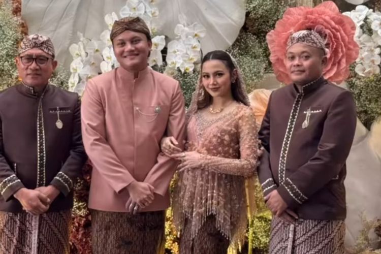 Momen Mahalini dan Rizky Febian Gelar Siraman 7 Bulanan