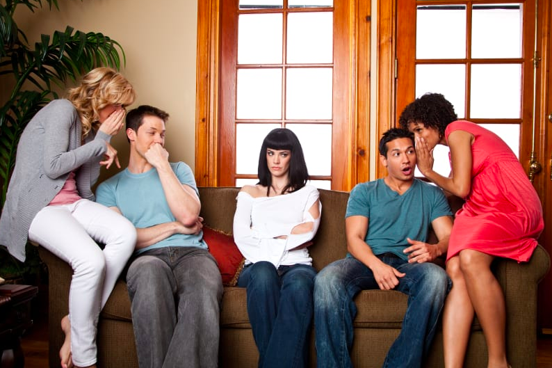 7 Tanda Saatnya Putuskan Hubungan dengan Keluarga Toxic