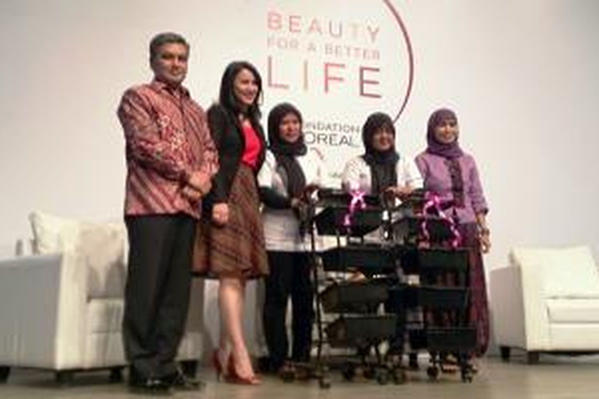 Acara L'Oreal Foundation untuk program Beauty For a Better Life yang bertempat di Lotte Shopping Avenue, Jakarta (25/2/2015). 