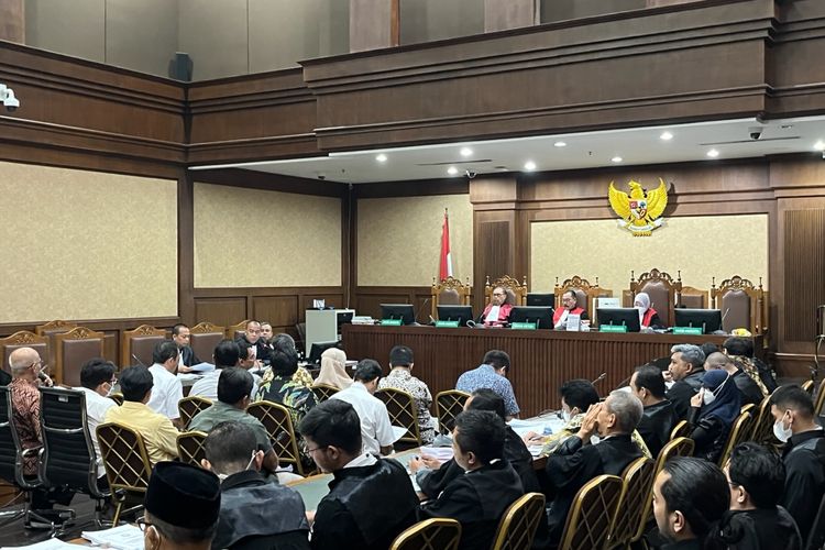 Sebanyak 13 saksi dihadirkan Jaksa dalam sidang dugaan korupsi Jalan Tol Sheikh Mohammed bin Zayed (MBZ) Jakarta-Cikampek (Japek) II Elevated Ruas Cikunir-Karawang Barat yang digelar di Pengadilan Tipikor Jakarta, Kamis (16/5/2024).