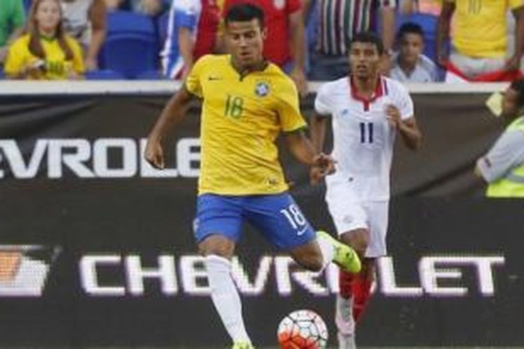 Rafinha Alcantara melakoni debut bersama tim nasional Brasil pada laga kontra partai uji coba kontra Kosta Rika di Red Bull Arena, New Jersey., Sabtu waktu setempat atau Minggu (6/9/2015) dini hari WIB.