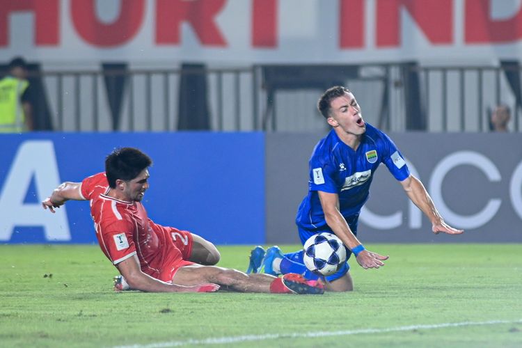 [BERITA FOTO] Aksi Eksplosif Mariano Peralta Jadi Pembeda, Persib Taklukkan Wakil Vietnam