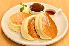 Resep Japanese Fluffy Pancake, Sajikan dengan Buah Stroberi