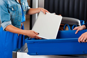 Kenapa Laptop Harus Dikeluarkan dari Tas Saat Pemeriksaan Bandara?