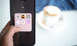 Otak Lelah Usai Pakai Chatbot AI di Tempat Kerja? Ini Alasannya