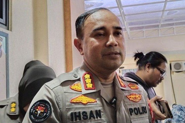 Kabid Humas Polda DIY, Kombes Pol Ihsan saat memberikan keterangan kasus mafia tanah Mbah Tupon. Enam dari tujuh tersangka sudah ditahan, Jumat (20/6/2025).