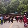 Truk Trailer Nyangkut di Tanjakan Bukit Biru Kapuas Hulu, Macet Mengular sejak Subuh