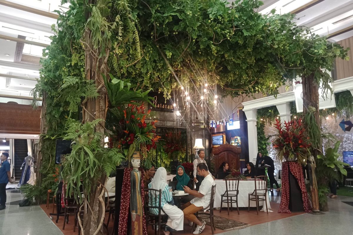 Suasana di dalam gelaran Indonesia Dream Wedding Festival (IDWF) 2020 di JCC Senayan, Jakarta, Jumat (17/1/2020).