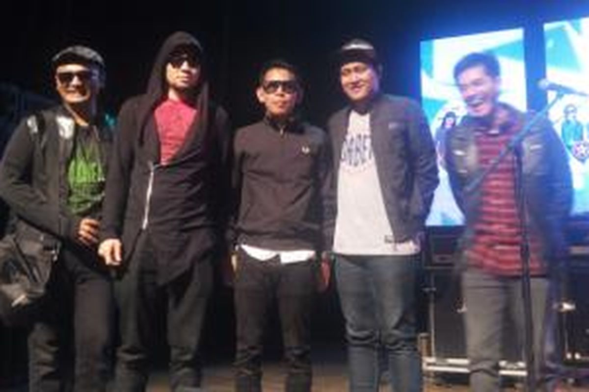 Nineball diabadikan dalam acara 4 On Stage, di Graha Bhakti Budaya, Taman Ismail Marzuki, Jakarta Pusat, Rabu (22/4/2015).