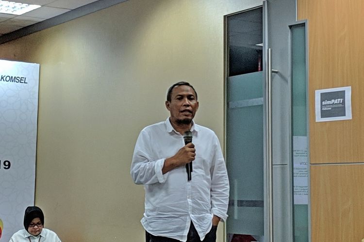 VP Sales and Marketing Telkomsel Jabotabek Jabar, Agus Mulyadi, saat membeberkan layanan RAFI 2019 kepada para awak media di acara Telkomsel di Bandung, Senin (27/5/2019)