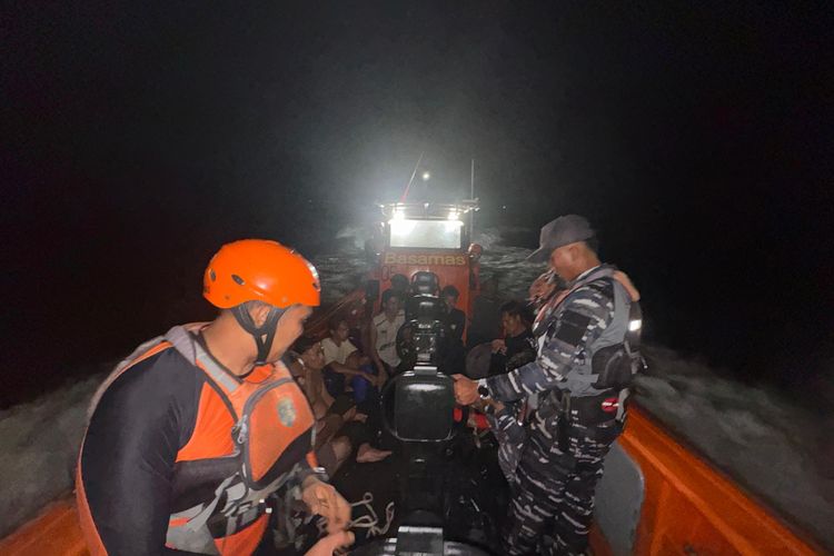 8 ABK Bertahan di Atas Perahu Terbalik, Ditemukan Selamat di Nusa Lembongan Bali