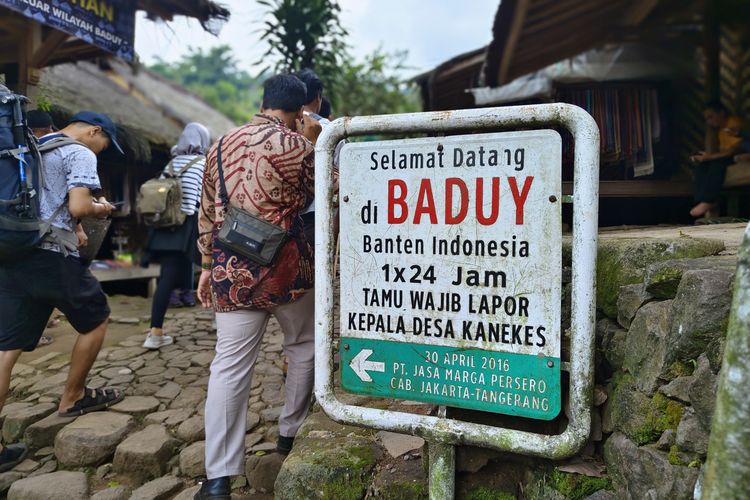 Pintu masuk menuju Baduy Luar dan Baduy Dalam, Sabtu (18/5/2024). 