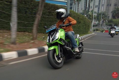 Baterai Motor Listrik, Lebih Cocok Lithium Ion atau LFP?