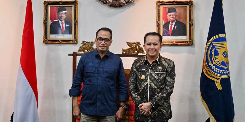 Menteri Perhubungan (Menhub) Budi Karya Sumadi bersama Penjabat (Pj) Gubernur Sumatera Selatan Agus Fatoni dalam agenda audiensi pembahasan reaktivasi Bandara Gatot Subroto Way Kanan.