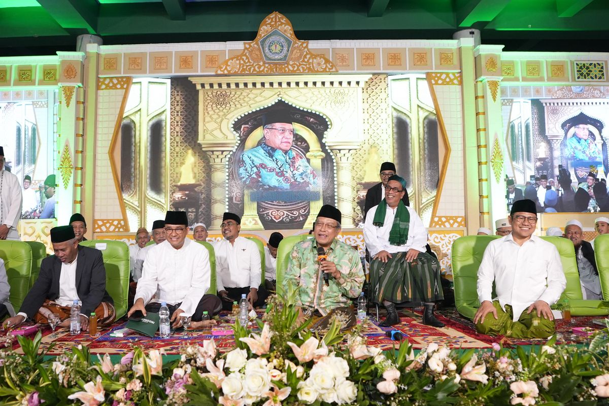 Mantan Ketua Umum Pengurus Besar Nahdlatul Ulama (PBNU) Prof KH Said Aqil Siroj dalam acara Hari Ulang Tahun (Haul) ke-45 Kiai Haji (KH) M Bisri Syansuri, Nyai Hajah (Hj) Nur Khodijah Hasbullah ke-71, Masyayikh dan Dzuriyat, serta peringatan Hari Lahir (Harlah) ke-109 Pondok Pesantren (Ponpes) Mamba'ul Ma'arif Denanyar di Jombang, Jawa Timur (Jatim), Jumat (12/1/2024).