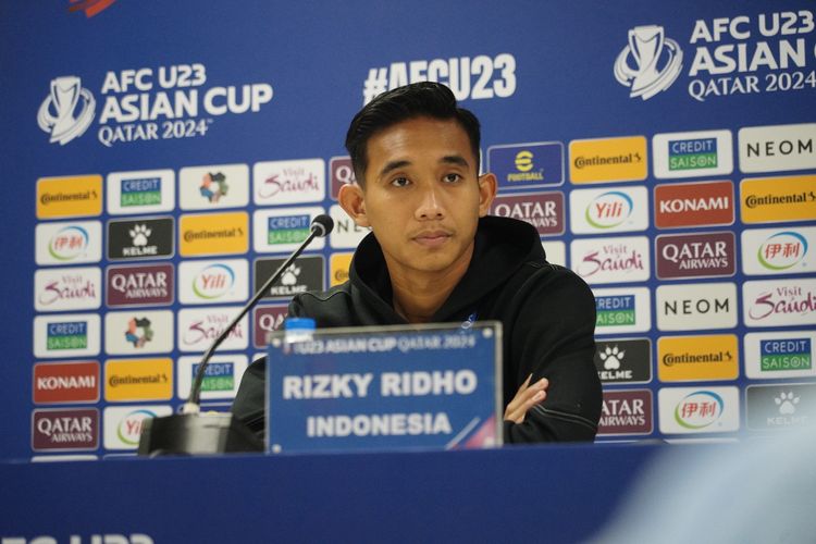 Rizky Ridho bercerita soal proses terjadinya gol Witan Sulaeman ke gawang Yordania pada sesi konferensi pers jelang laga Korea Selatan vs Indonesia di babak perempat final Piala Asia U23 2024, Rabu (24/4/2024).