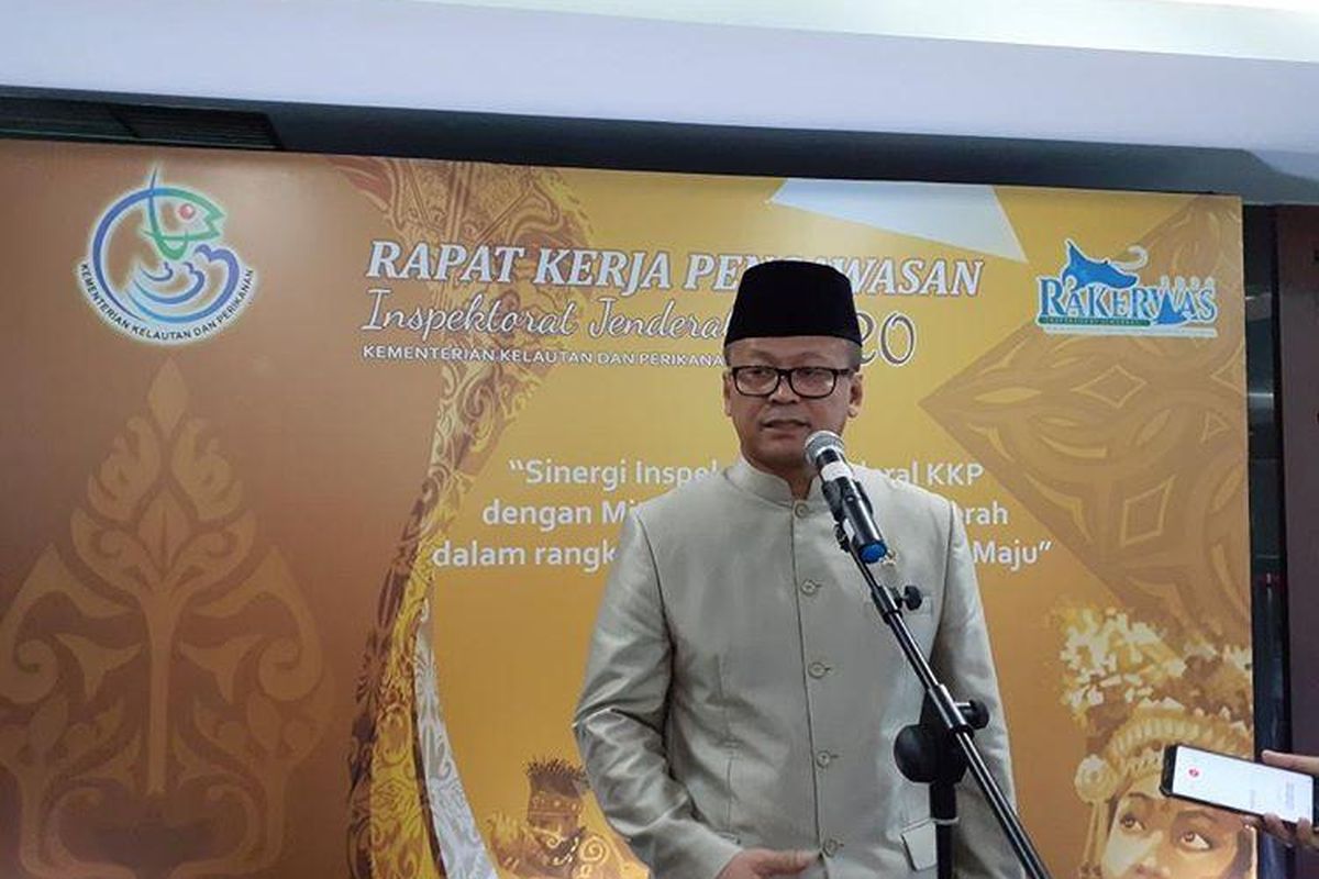 Menteri Kelautan dan Perikanan KKP usai membuka Rapat Kerja Pengawasan 2020 di Gedung Mina Bahari III Jakarta, Selasa (4/2/2020).