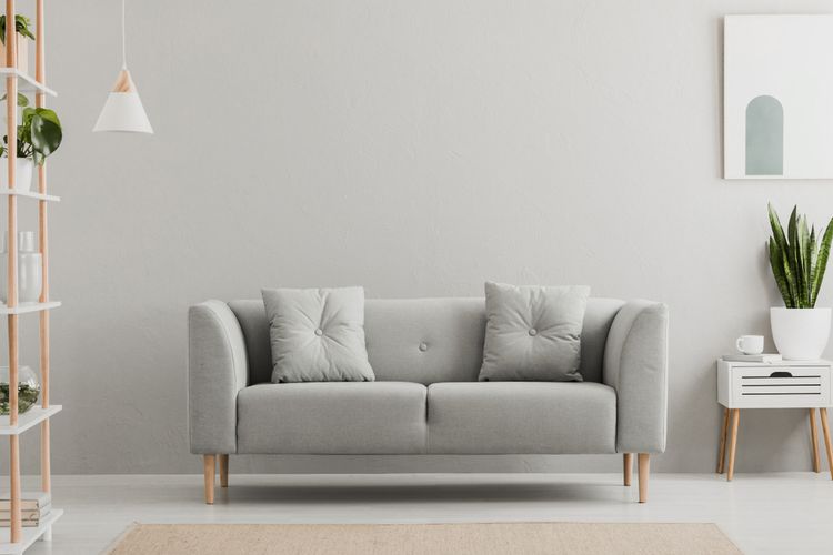 Ilustrasi sofa di ruangan sempit