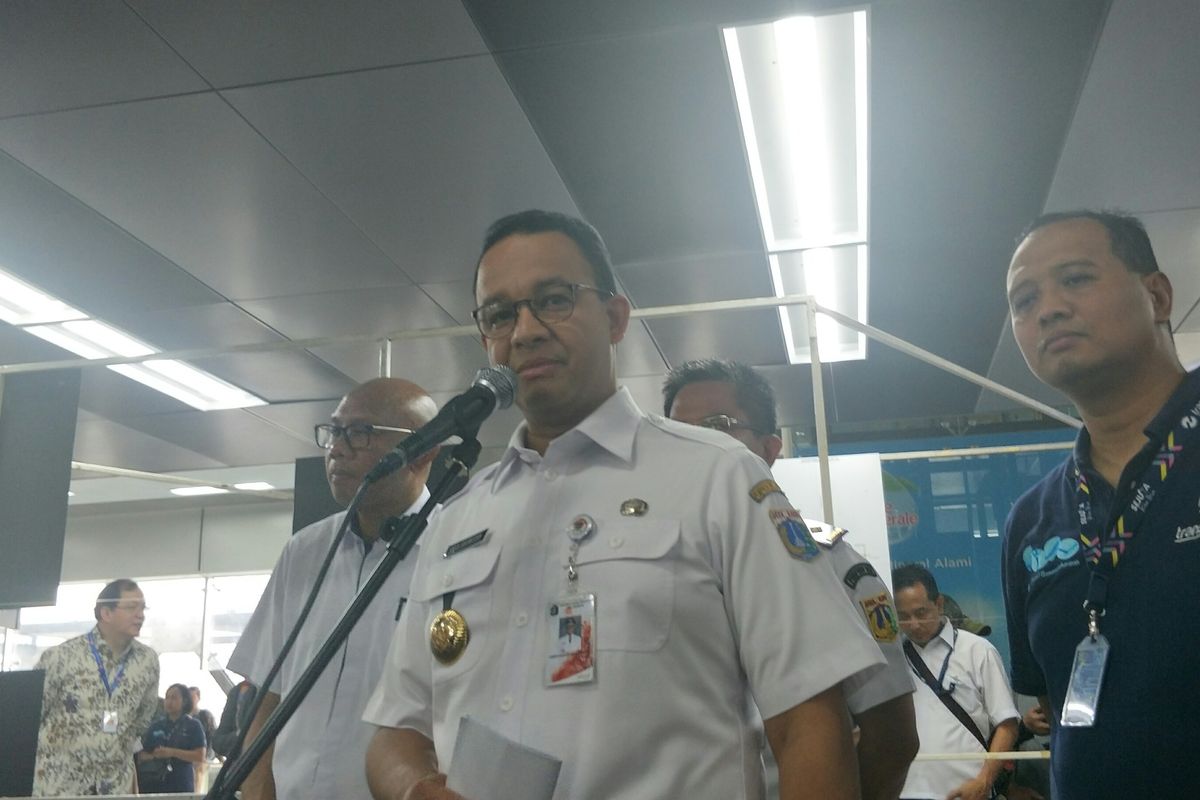 Gubernur DKI Jakarta Anies Baswedan di Stasiun MRT ASEAN di Jakarta Selatan, Rabu (22/1/2020).
