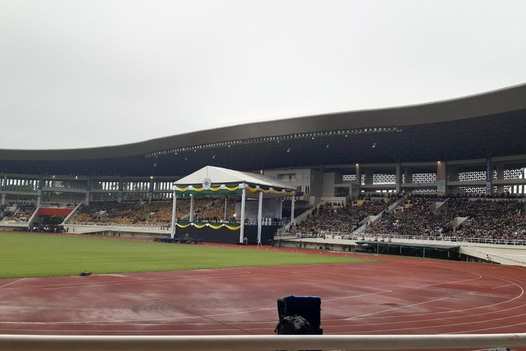 Para penggembira memadati Stadion Manahan Solo, Jawa Tengah, Sabtu (19/11/2022) pagi.