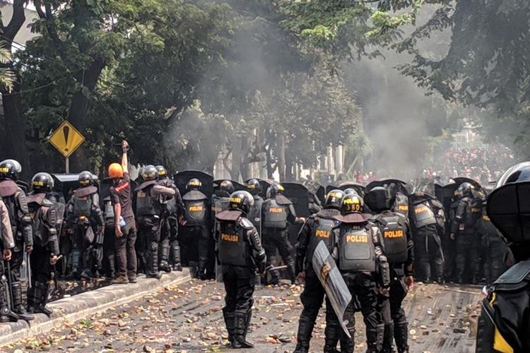 Polisi Tangkap 185 Orang yang Terlibat Kerusuhan Semalam