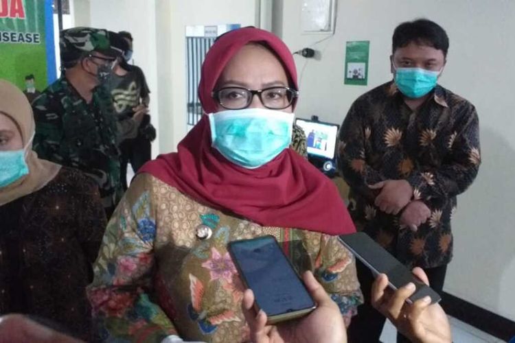 Bupati Bogor Ade Yasin atau sebagai Ketua Gugus Tugas Percepatan Penanganan Covid-19 Kabupaten Bogor sedang meninjau RS rujukan Covid-19.