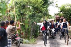 Kolaborasi Sepeda Nusantara dan Olahraga Tradisional
