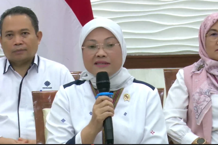 Menteri Ketenagakerjaan Ida Fauziyah memberikan keterangan pers mengenai THR Keagamaan secara daring, Selasa (28/3/2023).