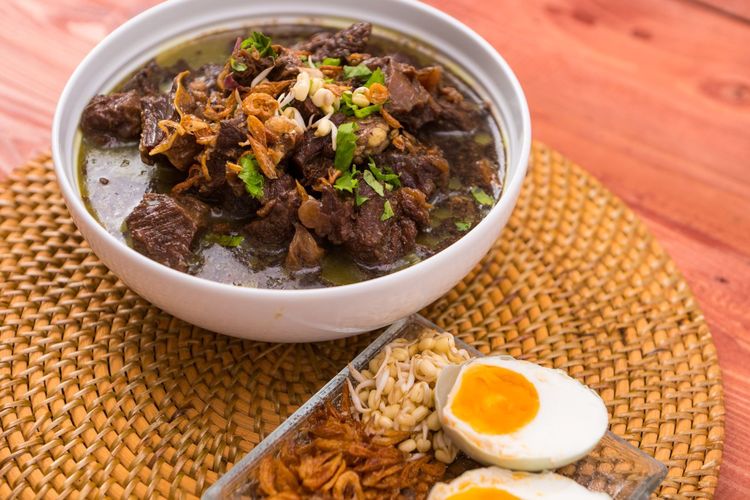 Resep Rawon Daging Khas Surabaya, Kuah Hitam Gurih dan Bumbu Meresap