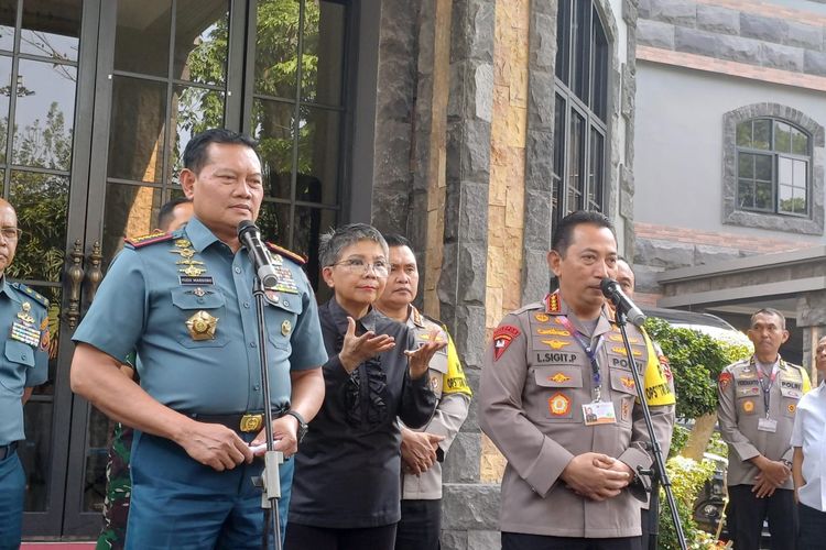 Panglima TNI Laksamana Yudo Margono dan Kapolri Jenderal Listyo Sigit Prabowo di Mabes TNI Posko, Jakarta, Kamis (7/9/2023).
