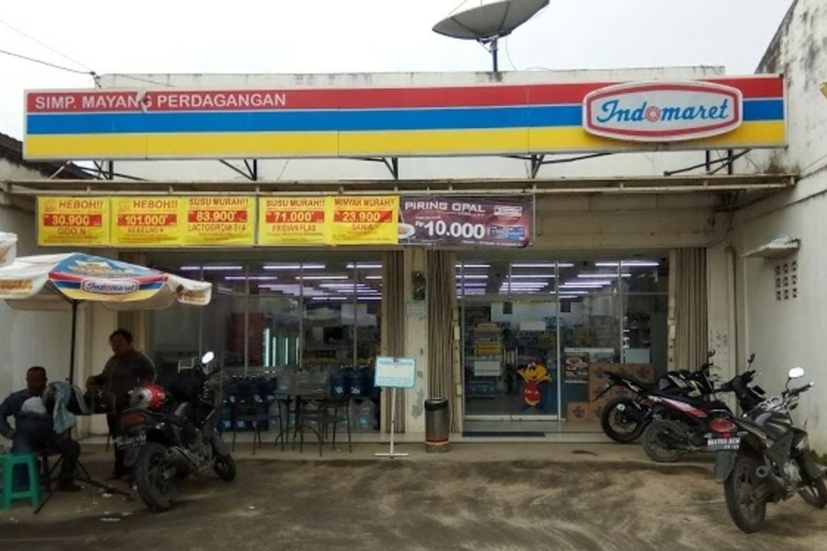 Masyarakat bisa menjadikan waralaba Indomaret sebagai opsi bisnis yang menarik. Modal bisnis Indomaret pun hanya bekisar ratusan juta. Bagaimana cara buka Indomaret sendiri?