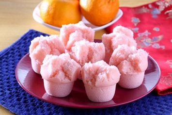 Ada Buah dan Bunga, Ini 6 Bahan Alami untuk Pewarna Makanan Pink