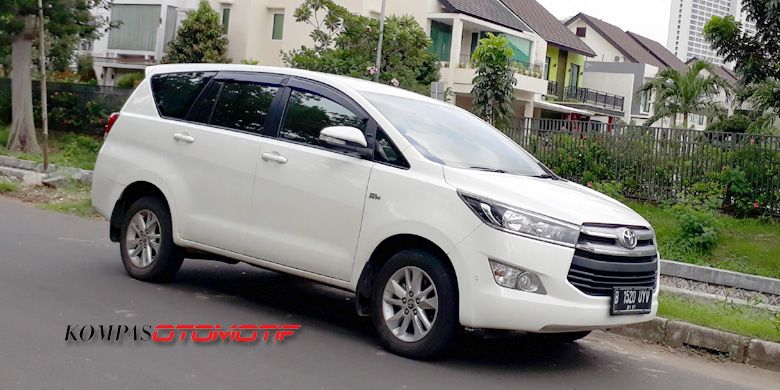 All New Innova dengan bodi yang membengkak demi kenyamanan penumpang.