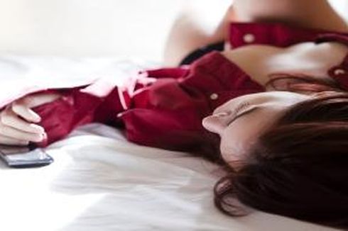3 Kebiasaan Buruk yang Bikin Anda Sulit Tidur Malam 
