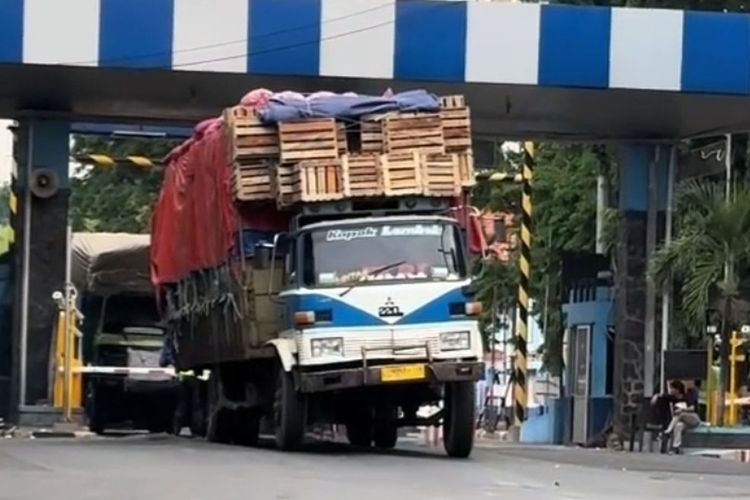 Tanpa aturan usia kendaraan, truk tua masih bebas beroperasi, membuat kebijakan Zero ODOL sulit berjalan maksimal dan adil.