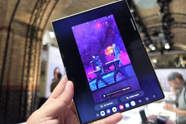 Saya Coba My FanCam Galaxy Z Fold 8 di Emirates Stadium London, Lebih dari Sekadar Fitur Konser