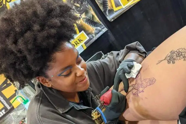 Ilustrasi membuat tato