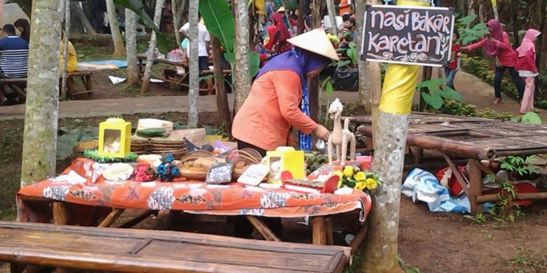 Nasi bakar di Radja Pendapa, Kabupaten Kendal, Jawa Tengah.