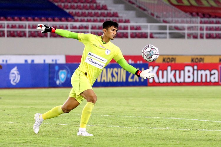 Penjaga gawang Persipura Jayapura saat Liga 1 2021-2022, Fitrul Dwi Rustapa.