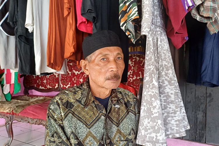 Ketua RT 15 RW 03 Tegal Alur, Kalideres, Jakarta Barat, Sukisman (73) 