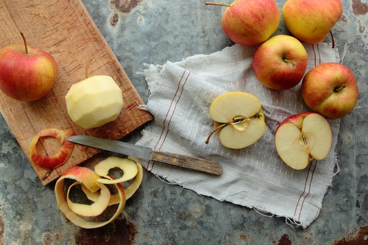 Jangan dibuang, kulit apel mengandung vitamin yang bisa menurunkan risiko obesitas.