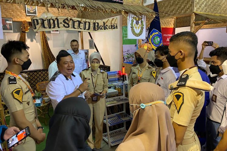 Direktur Politeknik Transportasi Darat Indonesia-Sekolah Tinggi Transportasi Darat (PTDI-STTD) Ahmad Yani 