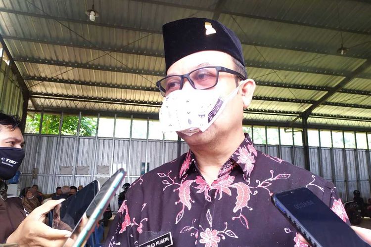 Bupati Banyumas Achmad Husein di (TPST) Kedungrandu, Kecamatan Patikraja, Banyumas, Jawa Tengah, Selasa (24/11/2020).