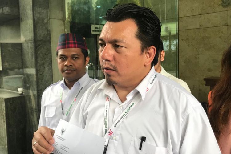 Direktur Hukum dan Advokasi Tim Kampanye Nasional (TKN) Joko Widodo-Maruf Amin, Ade Irfan Pulungan, di Kantor Bareskrim Polri, Gambir, Jakarta Pusat, Kamis (8/11/2018).  