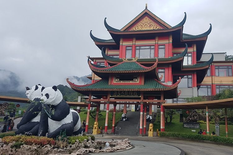 Istana Panda di Taman Safari Bogor, Jawa Barat.