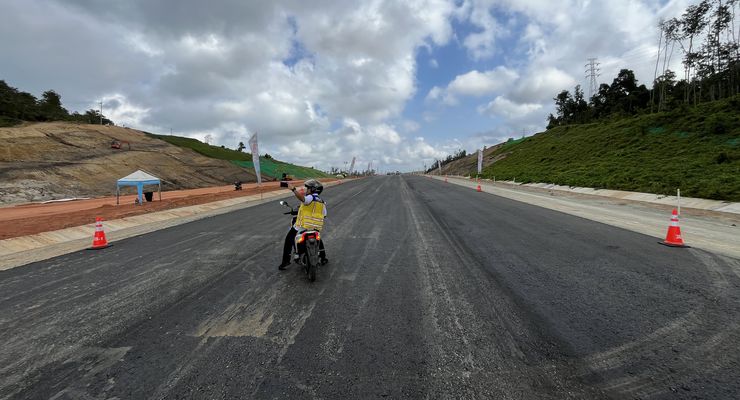 Jajal Tol IKN dengan Motor Listrik, Karangjoang-Jembatan Pulau Balang 15 Menit