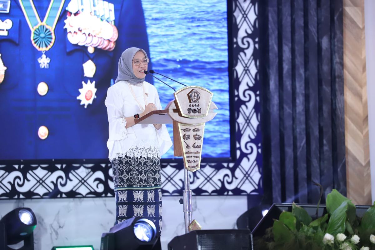 Menteri Pendayagunaan Aparatur Negara dan Reformasi Birokrasi (Menpan-RB) Rini Widyantini menjadi pembicara dalam acara Rapat Pimpinan (Rapim) TNI 2025 di Markas Besar (Mabes) TNI, Jakarta, Jumat (31/1/2025).
